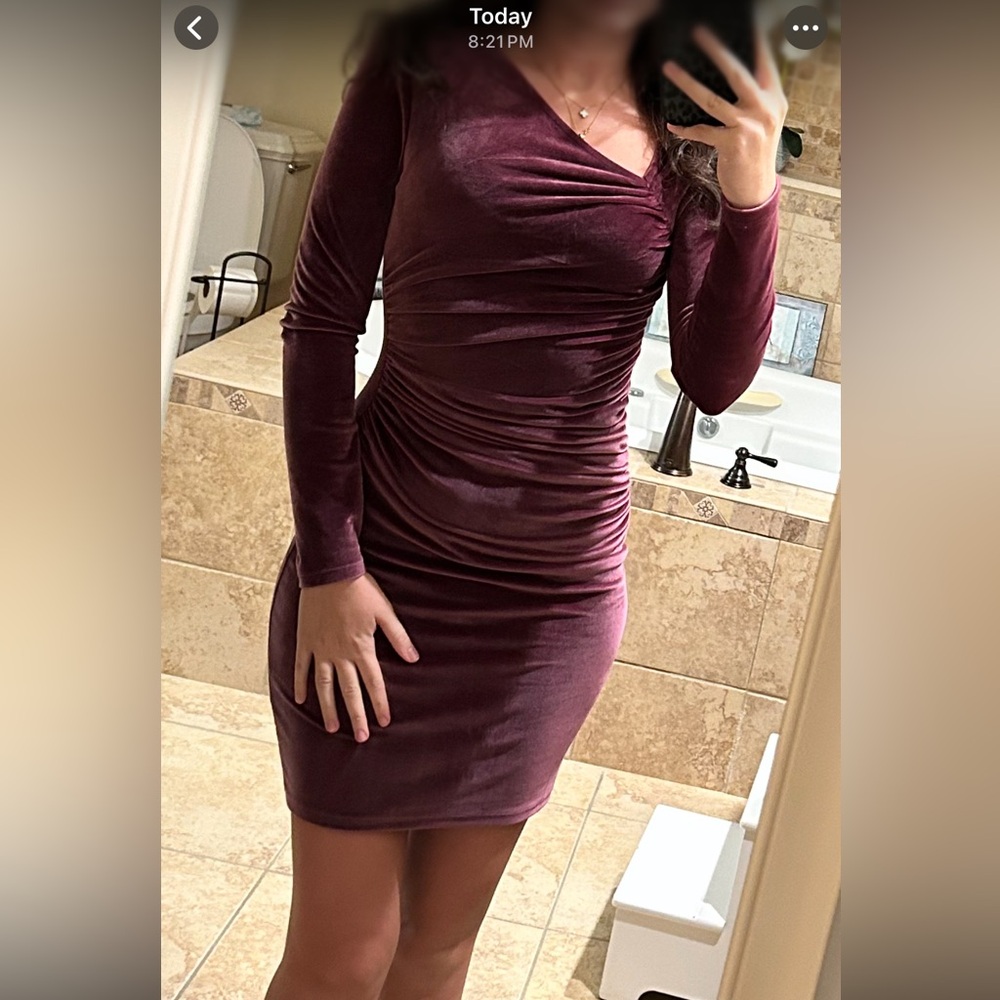 Elegant Velvet Long Sleeve Dress